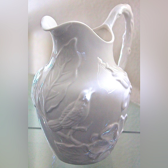 GRACES TEAWARE PITCHER PORCELAIN - Picture 5 of 6